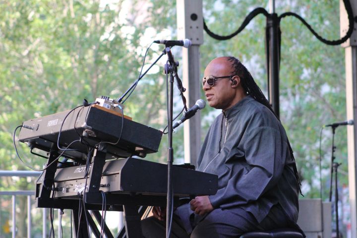 Stevie Wonder Pop Up Concert In Philadelphia {Exclusive Photos}