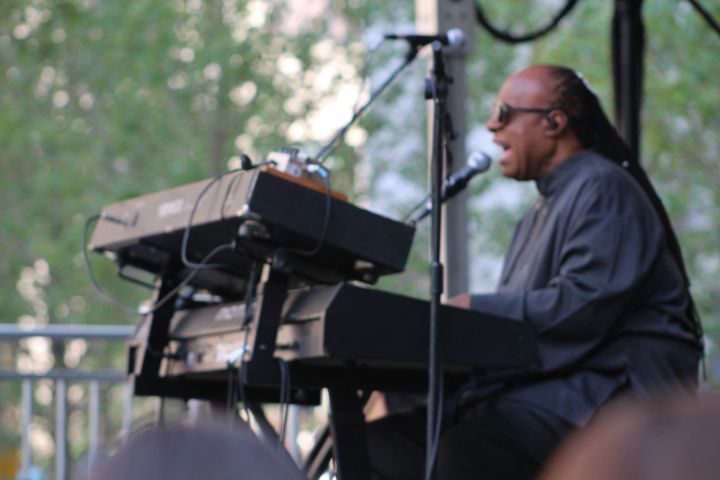 Stevie Wonder Pop Up Concert In Philadelphia {Exclusive Photos}