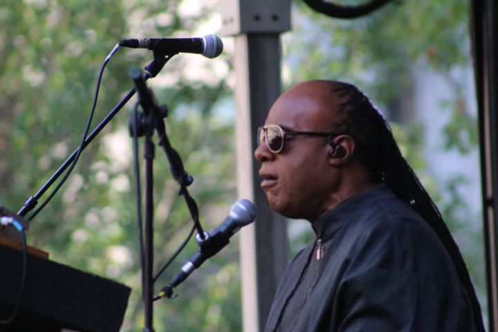 Stevie Wonder Pop Up Concert In Philadelphia {Exclusive Photos}