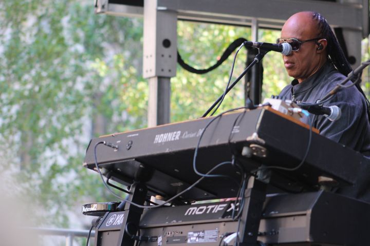 Stevie Wonder Pop Up Concert In Philadelphia {Exclusive Photos}