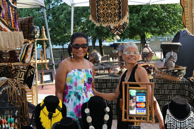 Sites, Sounds, and Fun In The Sun At Praise 103.9's Praise In the Park (Crowd Shots)