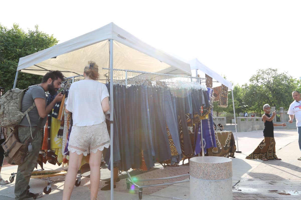 Crowd & Vendors Praise 103.9