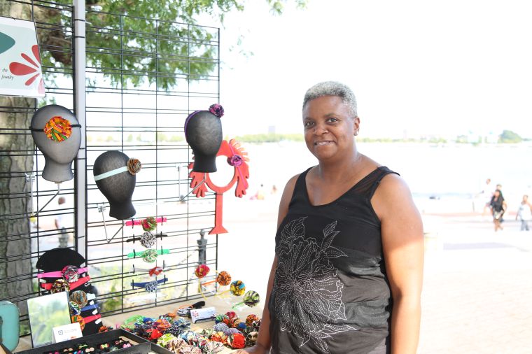 Sites, Sounds, and Fun In The Sun At Praise 103.9's Praise In the Park (Crowd Shots)