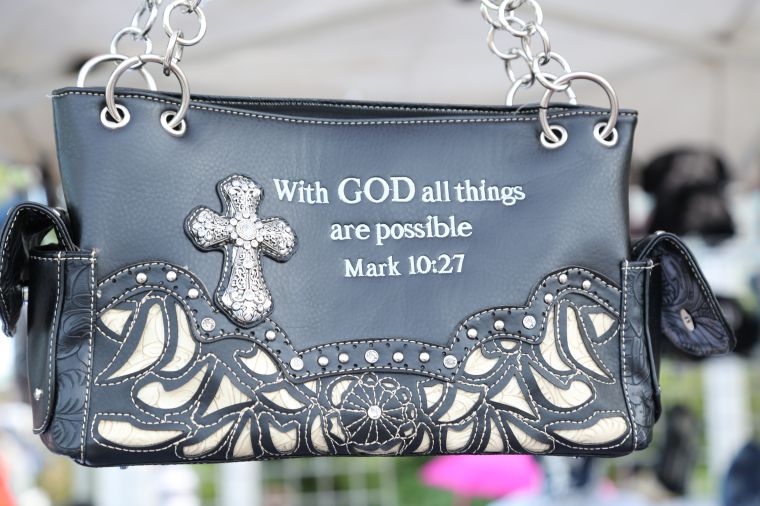 Sites, Sounds, and Fun In The Sun At Praise 103.9's Praise In the Park (Crowd Shots)