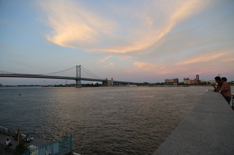 Sites, Sounds, and Fun In The Sun At Praise 103.9's Praise In the Park (Crowd Shots)